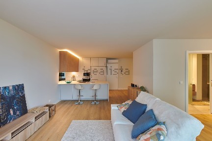 Arrendamento de apartamento T1 na Rua Amélia de Sousa Luz, 145