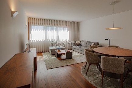 Arrendamento de apartamento T1 na Avenida Fabril do Norte, 725