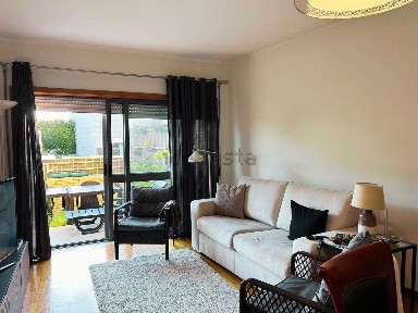 Arrendamento de apartamento T1 na Rua Professor Ofélia da Cruz Costa
