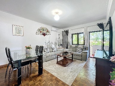 Apartamento T3 à venda na Avenida 25 de Abril