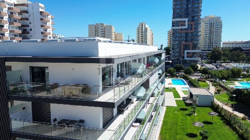 Apartamento T2 à venda na Avenida das Comunidades Lusíadas, 3