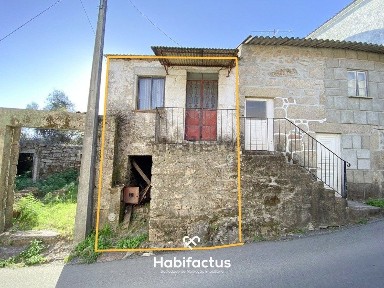 Moradia independente à venda em Boa Aldeia - Farminhão - Torredeita