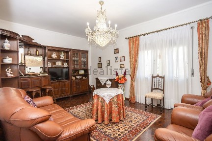 Apartamento T2 à venda na Rua Alves Redol, 144