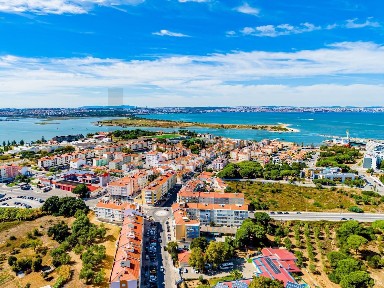 Apartamento T3 à venda na Avenida Metalúrgicos, 17