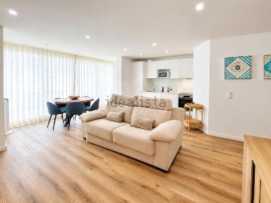 Apartamento T1 à venda na Rua Bulhão Pato