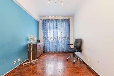 Apartamento T4 à venda na Rua de São Lourenço Poente