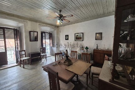 Apartamento T2 à venda na Rua Mousinho de Albuquerque, 9