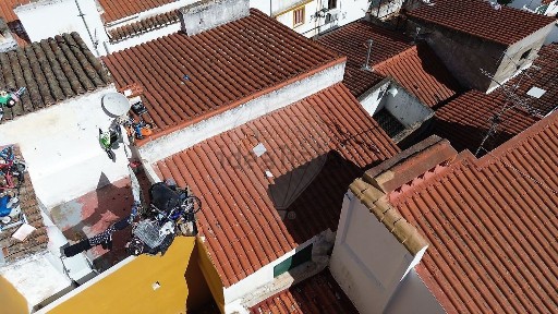 Moradia independente à venda na Rua Sá da Bandeira