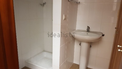 Arrendamento de armazém na Avenida Central