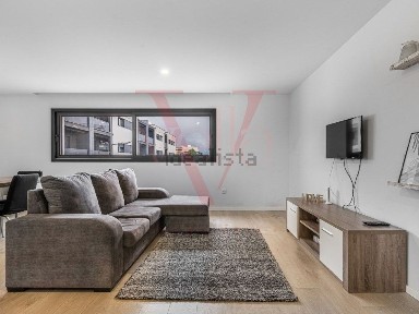 Apartamento T3 à venda na Rua 5 Botica