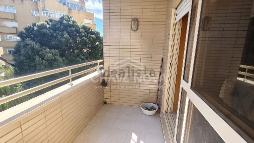 Apartamento T3 à venda na Rua Velha dos Lagos