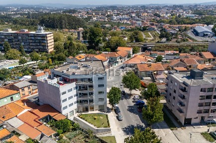 Apartamento T3 à venda na Rua Mainça, 361
