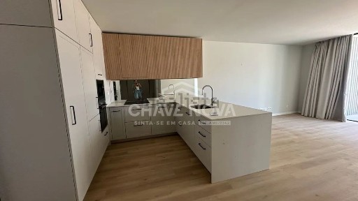 Apartamento T2 à venda na Rua Amélia de Sousa Luz s/n