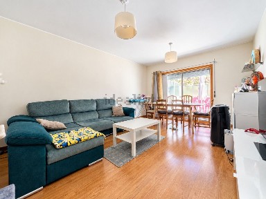 Apartamento T3 à venda na Rua Alto de Barreiros