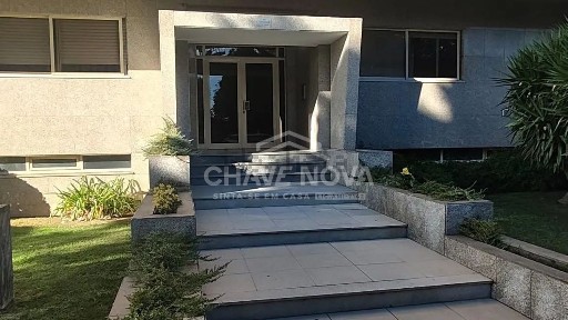 Apartamento T2 à venda na Rua Oliveiras