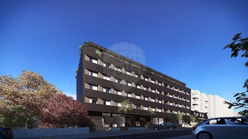 Apartamento T3 à venda na Avenida Doutor Ribeiro de Magalhães