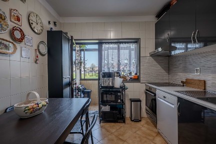 Apartamento T2 à venda na Travessa Junqueira de Cima