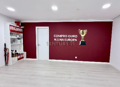 Espaço comercial à venda na Rua do Conde de Redondo, 2 g