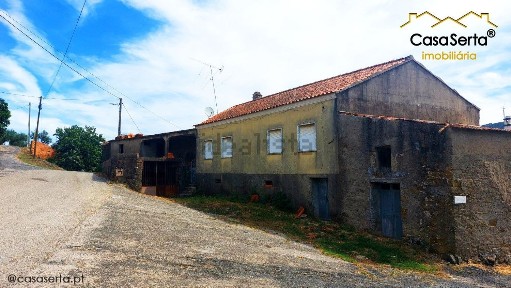 Moradia independente à venda em Pisões s/n