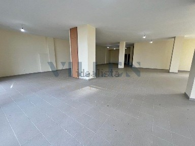 Arrendamento de espaço comercial na Rua Doutor Carneiro Pacheco