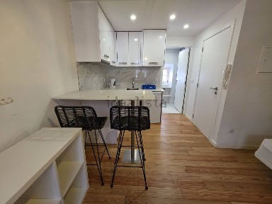 Arrendamento de apartamento T0 na Rua das Fornalhinhas s/n