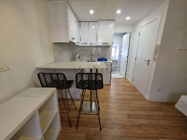 Arrendamento de apartamento T0 na Rua das Fornalhinhas s/n