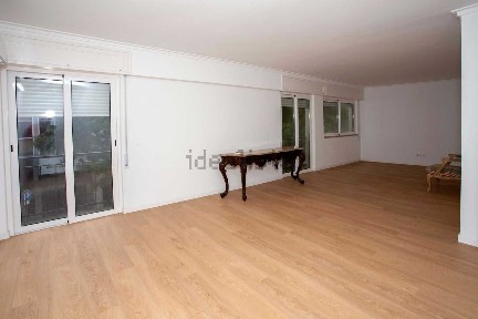 Excelente apartamento T4, próximo do Marquês de Pombal