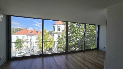 Apartamento T2 de luxo ao pé das Escadas Monumentais