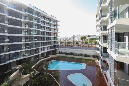 Apartamento T2 à venda na Rua Soeiro Pereira Gomes, 12