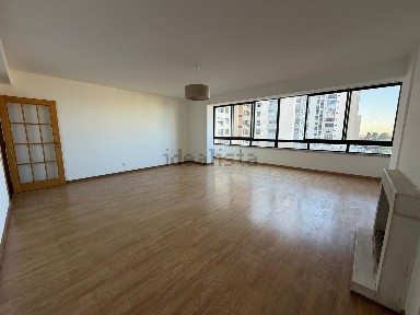 Apartamento T3 à venda na Praceta do Miradouro