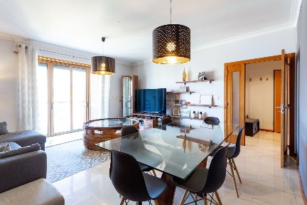 Apartamento T2 à venda na Avenida Miguel Torga