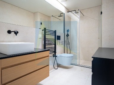Arrendamento de apartamento T2 na Rua Bento de Jesus Caraça