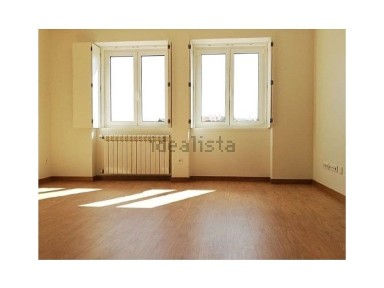 Arrendamento de apartamento T1 no Bairro do Liceu - 5 Bicas