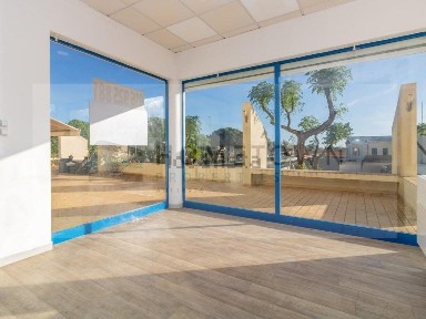 Arrendamento de espaço comercial na Avenida Engenheiro João Meireles