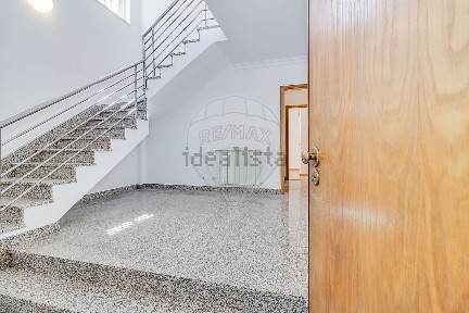 Apartamento T3 à venda na Rua Luís de Camões