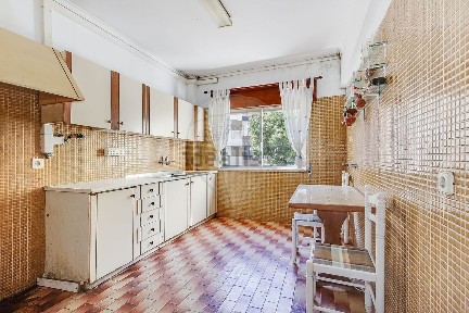 Apartamento T2 à venda na Azinhaga Rio Novo