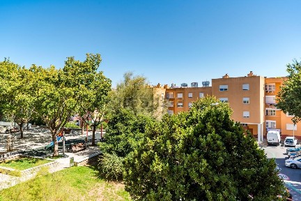 Apartamento T3 à venda na Rua Carlos Conde, 10
