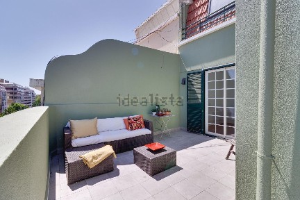 Apartamento T4 à venda no Largo do Rato - Estrela