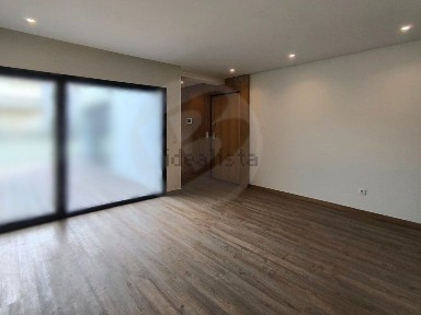 Arrendamento de apartamento T1 na Caxinas