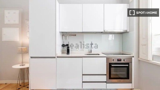 Arrendamento de apartamento T0 na Rua da Torrinha