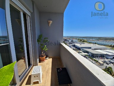 Apartamento T3 à venda na Arneiro - Braciais - Patacão