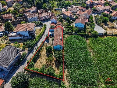 Moradia independente à venda em Arcozelo das Maias