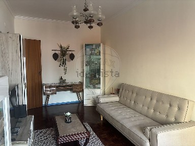 Apartamento T2 à venda na Rua de Bissau