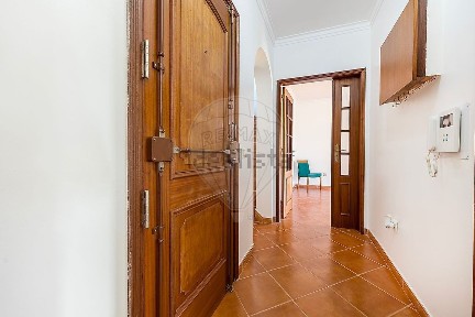 Apartamento T2 à venda na Rua Ruy de Sousa Vinagre