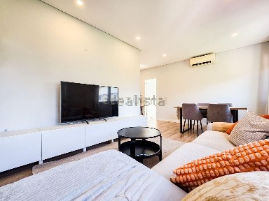 Apartamento T2 à venda na Rua João das Regras, 16