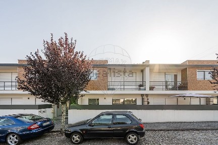 Apartamento T3 à venda em Galegos (Santa Maria)