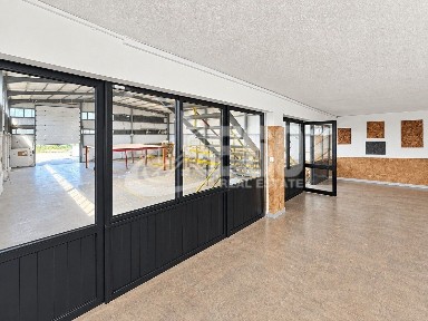 Espaço comercial ou armazém à venda em Lourosa