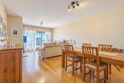 Apartamento T2 à venda na Rua do Espinheiro