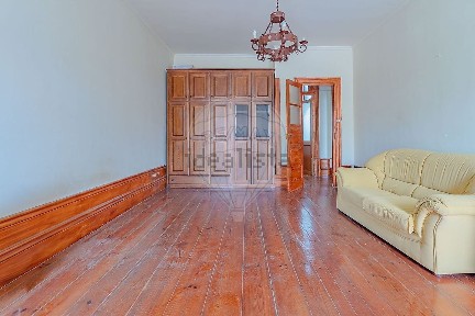 Apartamento T4 à venda no Campo 24 de Agosto
