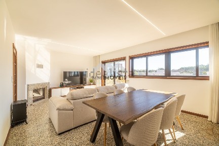 Apartamento T2 à venda na Rua Isabel Muller de Mesquita